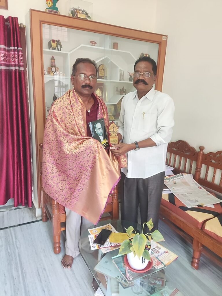 వరంగల్ ఎలక్ట్రికల్ ఎస్సీ ఆనంద్‌కు సన్మానం