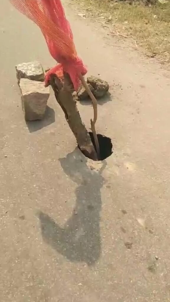 163 జాతీయ రహదారిపై ‘మృత్యు’ గుంత