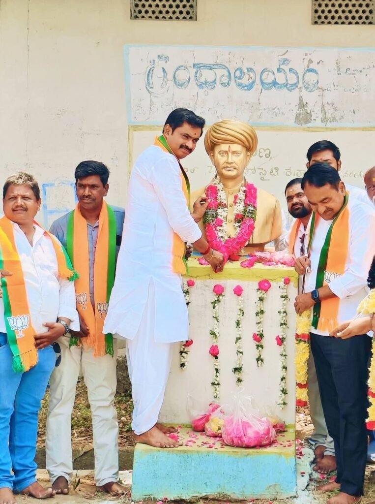 ఫూలే ఆశయ సాధనే బీజేపీ లక్ష్యం