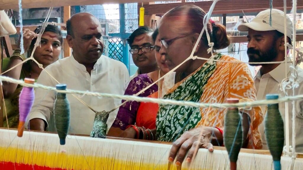 పద్మశాలీలు, చేనేతలు ఏకం కావాలి