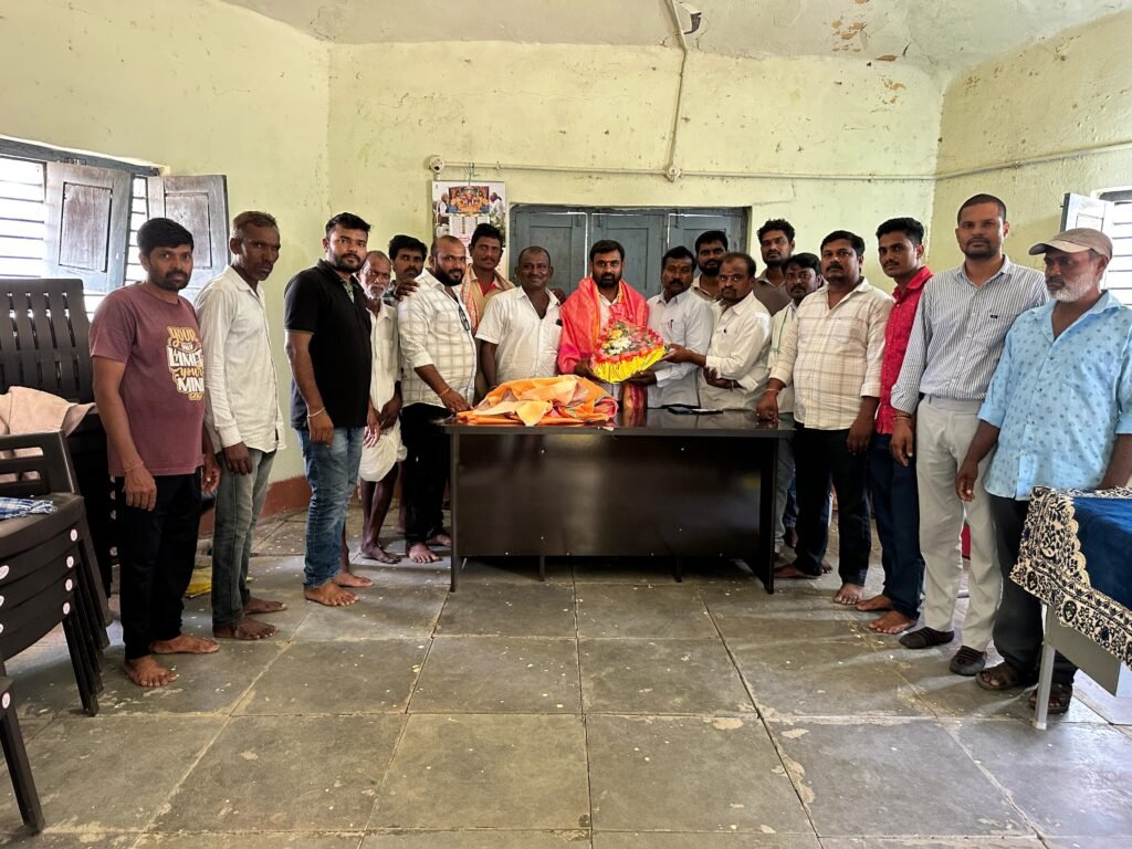 దుబాసి నవీన్‌కు ఘన సన్మానం