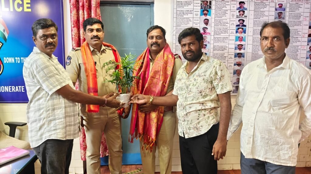 నూతన ఎస్సై, సీఐలకు సన్మానం