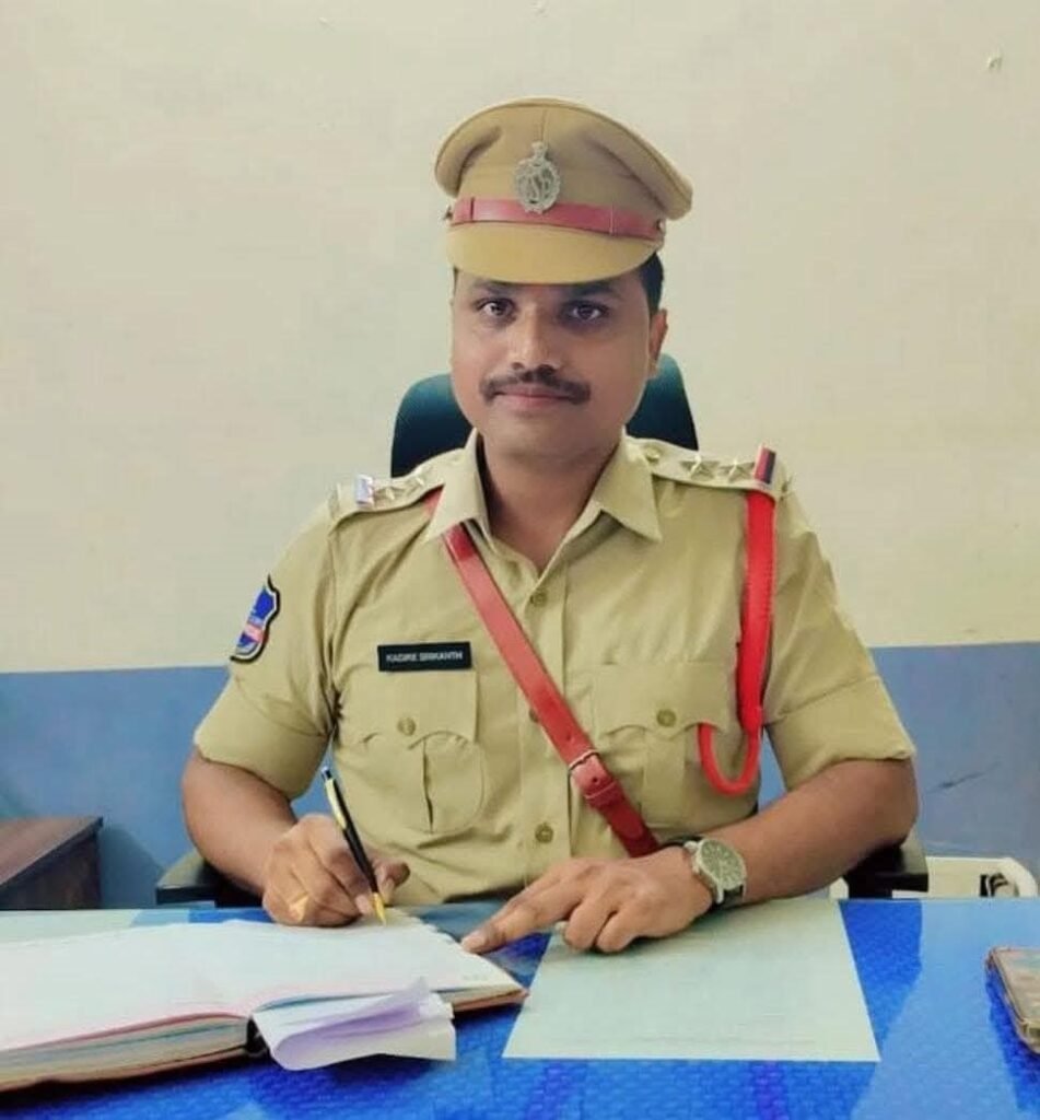 సబ్ ఇన్‌స్పెక్టర్ అరెస్ట్
