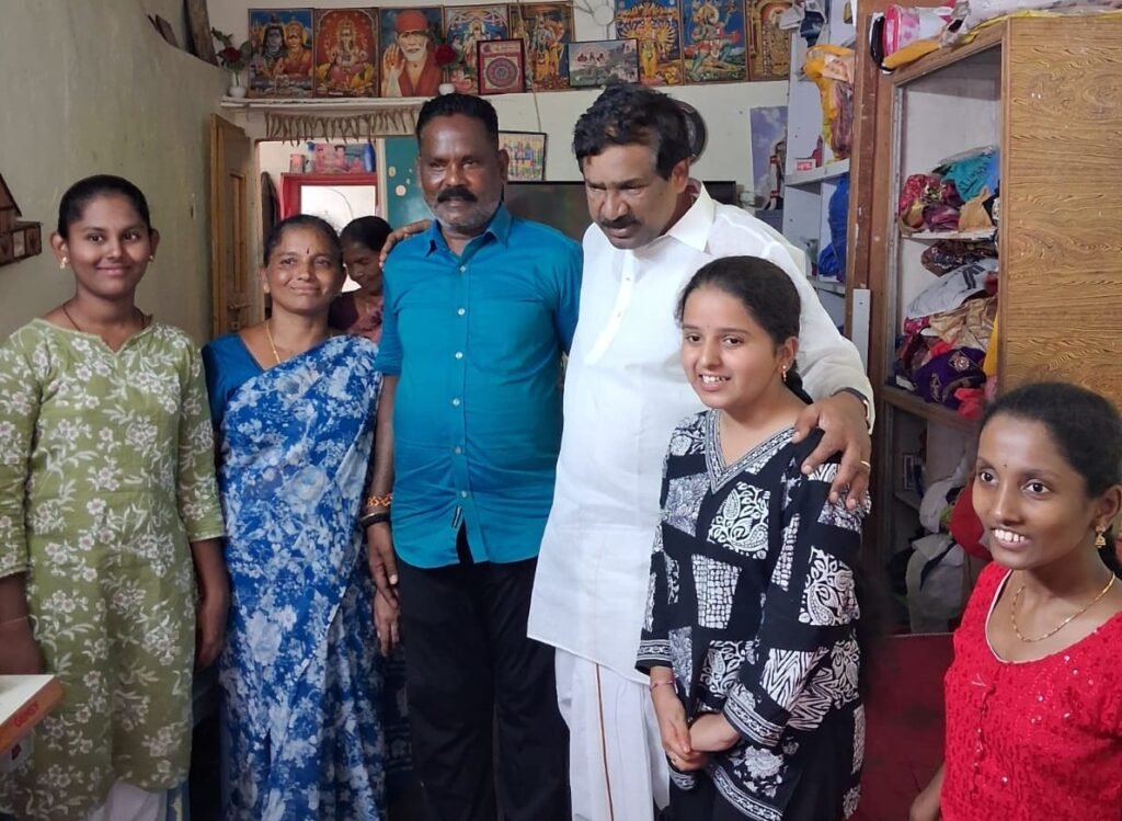 జర్నలిస్టు కృష్ణమూర్తికి తాటికొండ రాజయ్య పరామర్శ