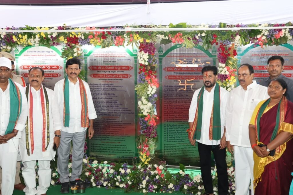 పరకాల లో పలు అభివృద్ధి పనులను ప్రారంభించిన సీఎం రేవంత్ రెడ్డి