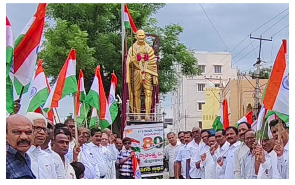 గాంధీనగర్‌లో ఘనంగా స్వాతంత్ర్య దినోత్సవ వేడుకలు…