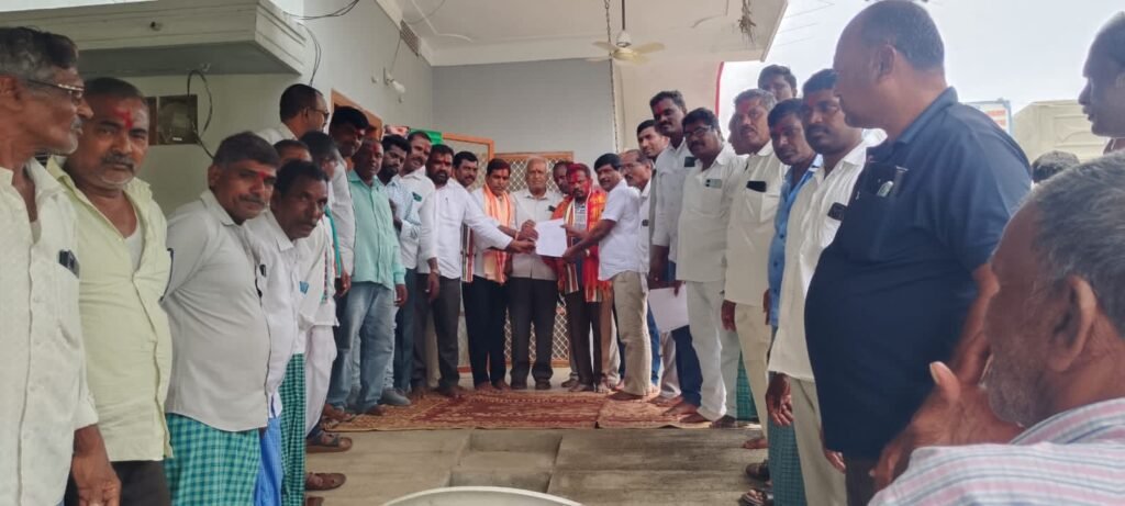మల్కాపూర్ కాంగ్రెస్ పార్టీ అధ్యక్షుడిగా జంగం రవి యాదవ్