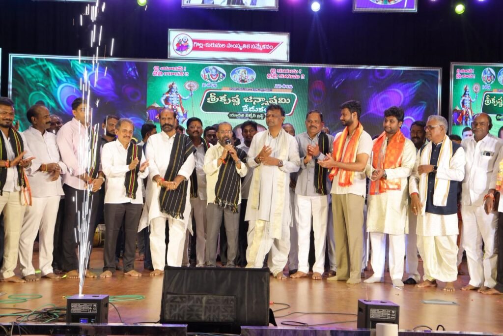 హనుమకొండలో అంగరంగ వైభవంగా శ్రీకృష్ణ జన్మాష్టమి వేడుకలు…