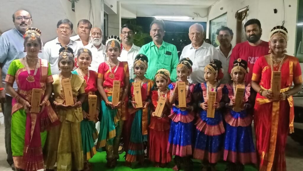 ప్రొఫెసర్స్ కాలనీలో వైభవంగా గణేష్ ఉత్సవ వేడుకలు